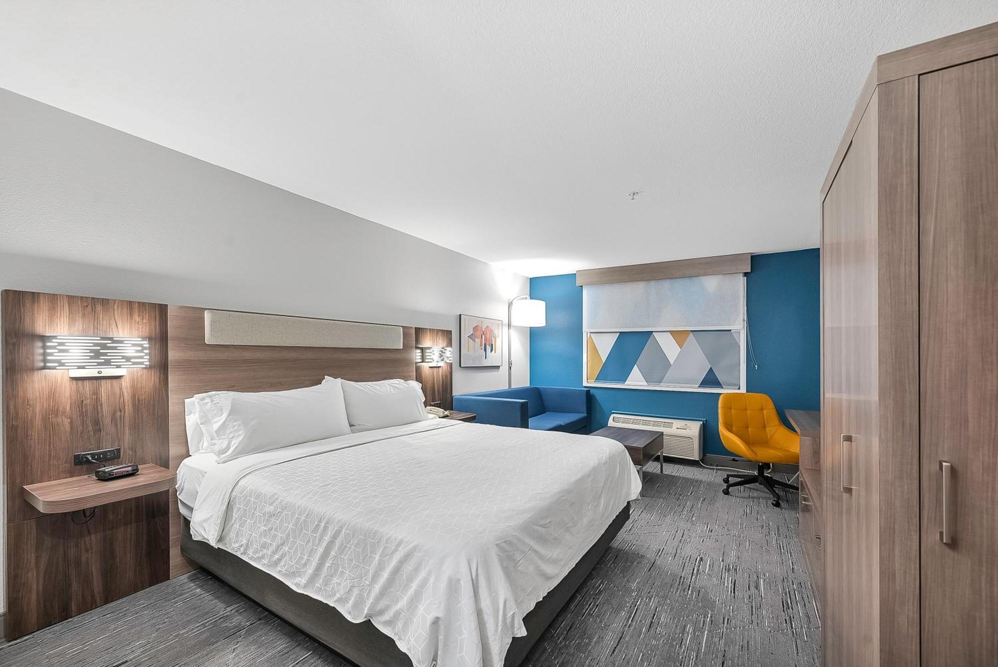 Holiday Inn Express Palestine By Ihg Экстерьер фото